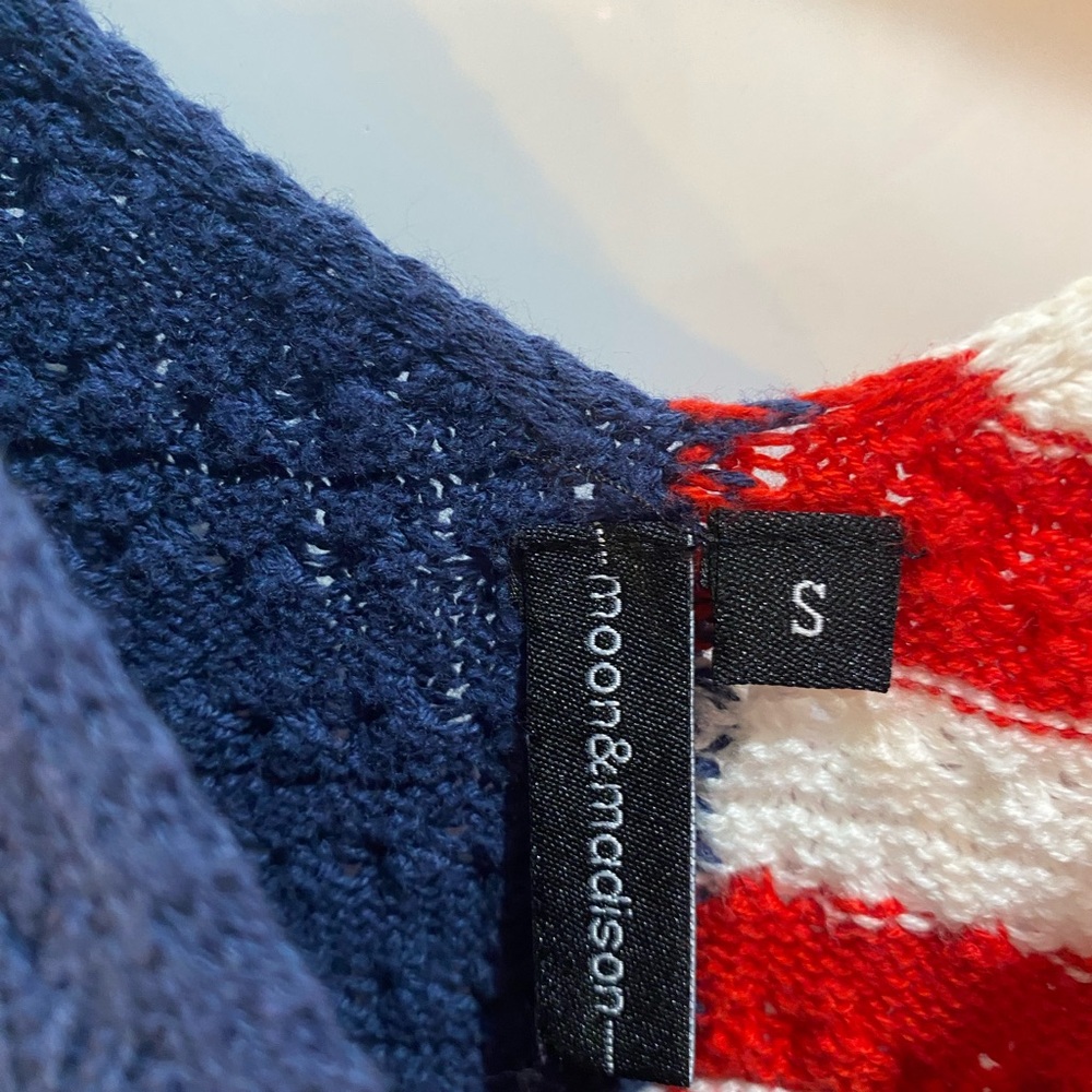 Moon & Madison Flag-Inspired Knit Top - Picture 3 of 3